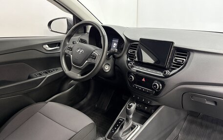 Hyundai Solaris II рестайлинг, 2021 год, 1 895 000 рублей, 4 фотография