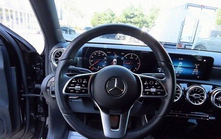 Mercedes-Benz A-Класс, 2021 год, 1 979 000 рублей, 8 фотография