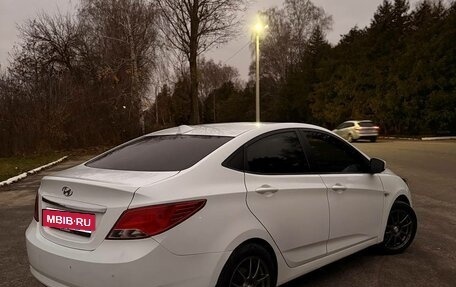 Hyundai Solaris II рестайлинг, 2015 год, 850 000 рублей, 4 фотография