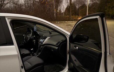 Hyundai Solaris II рестайлинг, 2015 год, 850 000 рублей, 7 фотография