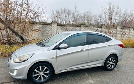 Hyundai Solaris II рестайлинг, 2011 год, 550 000 рублей, 3 фотография
