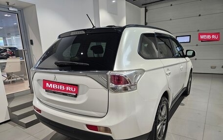 Mitsubishi Outlander III рестайлинг 3, 2013 год, 1 219 000 рублей, 4 фотография