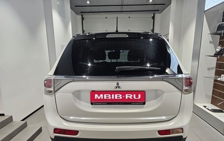 Mitsubishi Outlander III рестайлинг 3, 2013 год, 1 219 000 рублей, 5 фотография