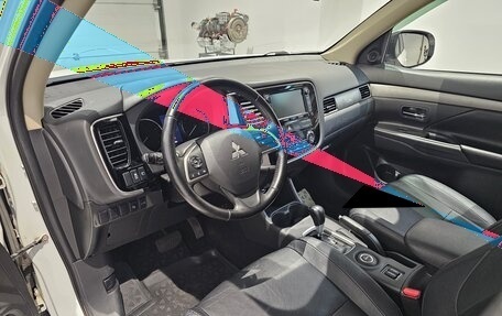 Mitsubishi Outlander III рестайлинг 3, 2013 год, 1 219 000 рублей, 13 фотография