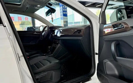 Volkswagen Tharu, 2022 год, 1 720 000 рублей, 10 фотография