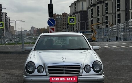 Mercedes-Benz E-Класс, 1997 год, 690 000 рублей, 2 фотография