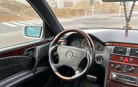 Mercedes-Benz E-Класс, 1997 год, 690 000 рублей, 7 фотография