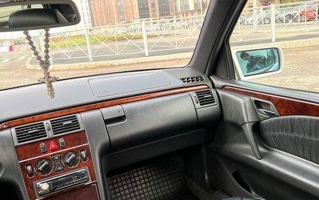 Mercedes-Benz E-Класс, 1997 год, 690 000 рублей, 9 фотография