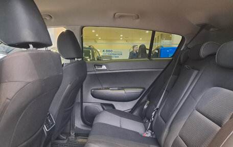 KIA Sportage IV рестайлинг, 2020 год, 2 519 000 рублей, 15 фотография