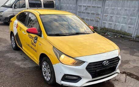 Hyundai Solaris II рестайлинг, 2019 год, 600 000 рублей, 1 фотография