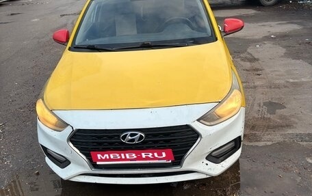 Hyundai Solaris II рестайлинг, 2019 год, 600 000 рублей, 3 фотография