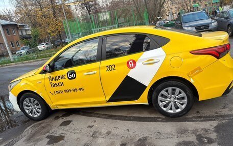 Hyundai Solaris II рестайлинг, 2019 год, 600 000 рублей, 4 фотография