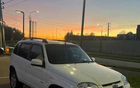 Chevrolet Niva I рестайлинг, 2015 год, 650 000 рублей, 2 фотография