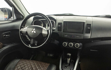 Mitsubishi Outlander III рестайлинг 3, 2008 год, 1 289 000 рублей, 13 фотография