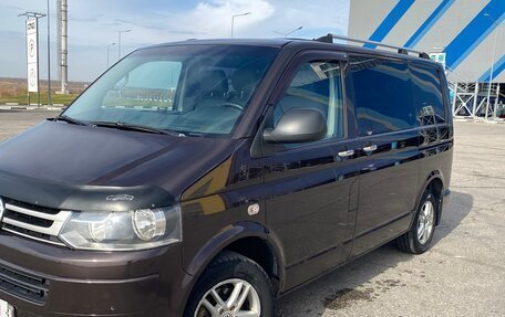 Volkswagen Transporter T5 рестайлинг, 2013 год, 1 700 000 рублей, 2 фотография