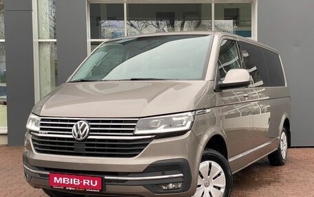 Volkswagen Caravelle T6 рестайлинг, 2021 год, 4 299 000 рублей, 1 фотография