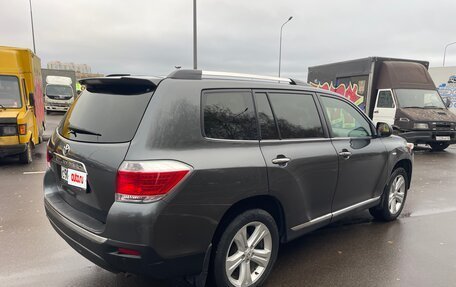 Toyota Highlander III, 2011 год, 1 620 000 рублей, 4 фотография