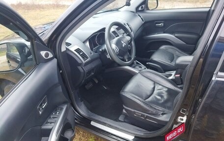 Mitsubishi Outlander III рестайлинг 3, 2008 год, 780 000 рублей, 11 фотография