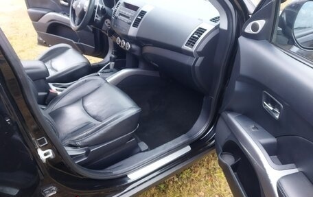 Mitsubishi Outlander III рестайлинг 3, 2008 год, 780 000 рублей, 13 фотография