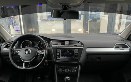 Volkswagen Tiguan II, 2017 год, 1 999 000 рублей, 11 фотография