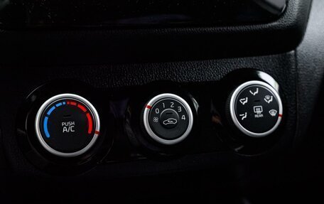 KIA Rio III рестайлинг, 2016 год, 1 000 000 рублей, 17 фотография