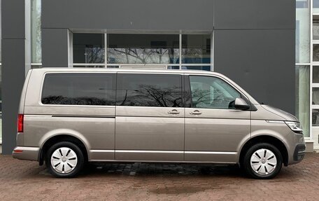 Volkswagen Caravelle T6 рестайлинг, 2021 год, 4 299 000 рублей, 6 фотография