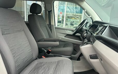 Volkswagen Caravelle T6 рестайлинг, 2021 год, 4 299 000 рублей, 8 фотография