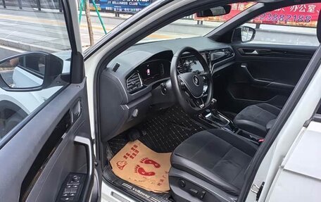 Volkswagen T-Roc I, 2021 год, 1 490 000 рублей, 4 фотография