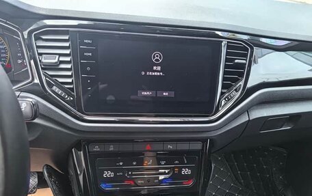 Volkswagen T-Roc I, 2021 год, 1 490 000 рублей, 6 фотография