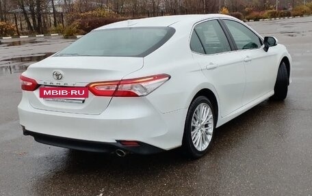 Toyota Camry, 2020 год, 2 600 000 рублей, 4 фотография