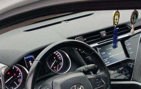 Toyota Camry, 2020 год, 2 600 000 рублей, 8 фотография