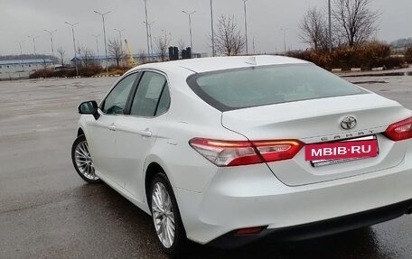 Toyota Camry, 2020 год, 2 600 000 рублей, 5 фотография