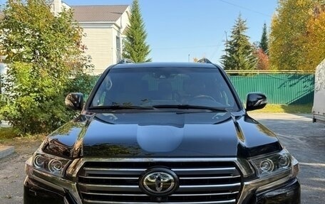 Toyota Land Cruiser 200, 2017 год, 5 500 000 рублей, 1 фотография