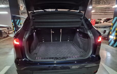 Jaguar F-Pace, 2017 год, 2 700 000 рублей, 11 фотография