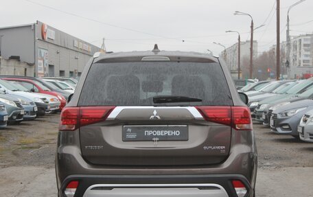 Mitsubishi Outlander III рестайлинг 3, 2018 год, 1 849 990 рублей, 5 фотография