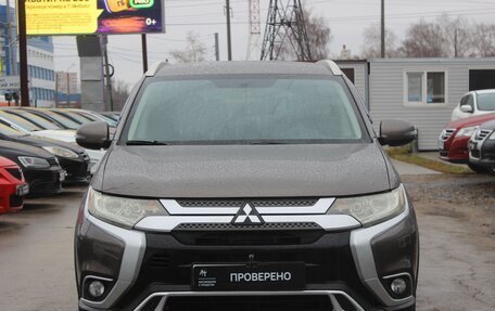 Mitsubishi Outlander III рестайлинг 3, 2018 год, 1 849 990 рублей, 2 фотография