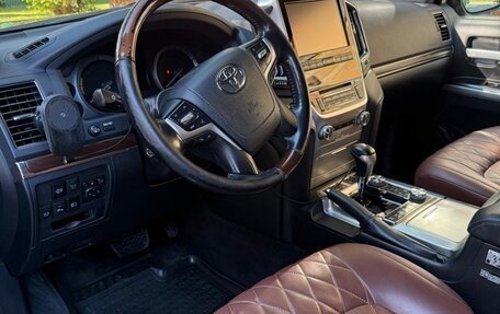 Toyota Land Cruiser 200, 2017 год, 5 500 000 рублей, 6 фотография