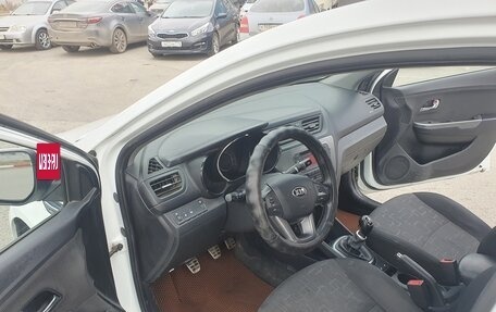 KIA Rio III рестайлинг, 2013 год, 900 000 рублей, 4 фотография