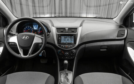 Hyundai Solaris II рестайлинг, 2011 год, 740 000 рублей, 9 фотография