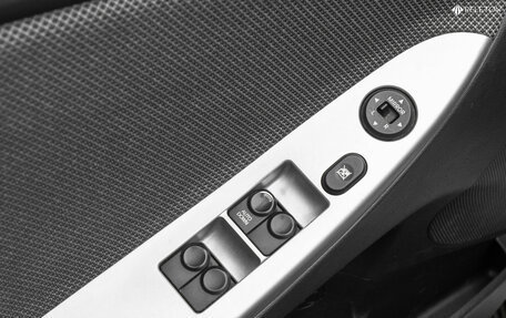 Hyundai Solaris II рестайлинг, 2011 год, 740 000 рублей, 14 фотография