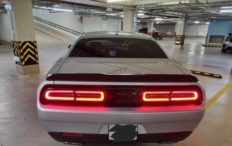 Dodge Challenger III рестайлинг 2, 2021 год, 5 500 000 рублей, 4 фотография
