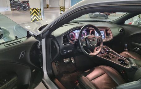 Dodge Challenger III рестайлинг 2, 2021 год, 5 500 000 рублей, 8 фотография