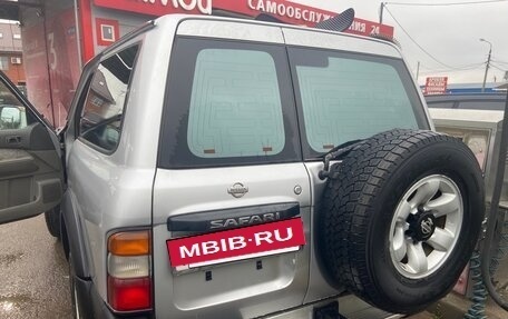 Nissan Safari IV, 1998 год, 1 450 000 рублей, 35 фотография