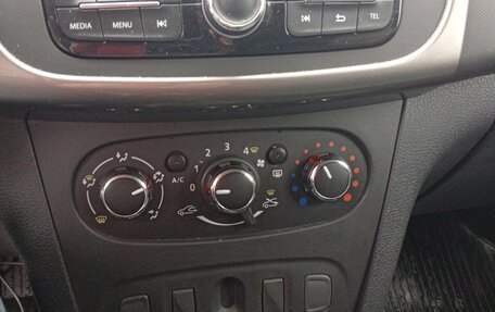 Renault Logan II, 2020 год, 1 125 000 рублей, 13 фотография