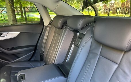 Audi A4, 2018 год, 2 610 000 рублей, 28 фотография