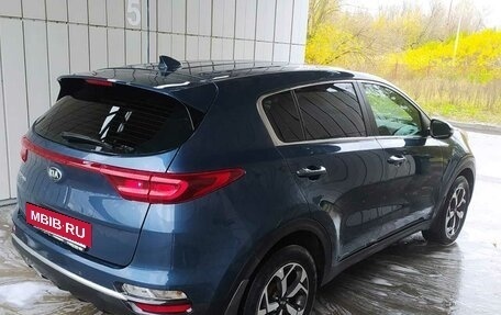 KIA Sportage IV рестайлинг, 2020 год, 2 300 000 рублей, 4 фотография