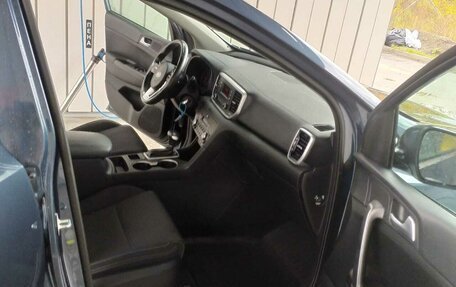KIA Sportage IV рестайлинг, 2020 год, 2 300 000 рублей, 13 фотография