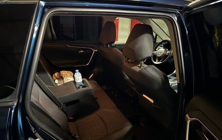 Toyota RAV4, 2020 год, 3 100 000 рублей, 8 фотография