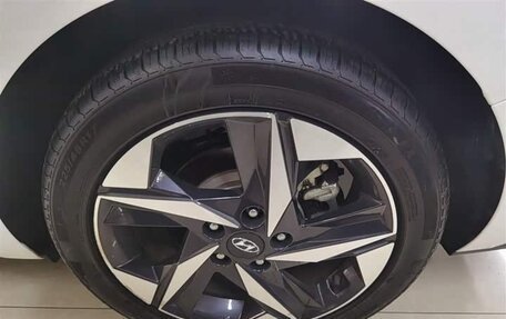 Hyundai Elantra, 2022 год, 1 600 000 рублей, 8 фотография