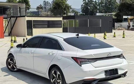 Hyundai Elantra, 2022 год, 1 600 000 рублей, 5 фотография